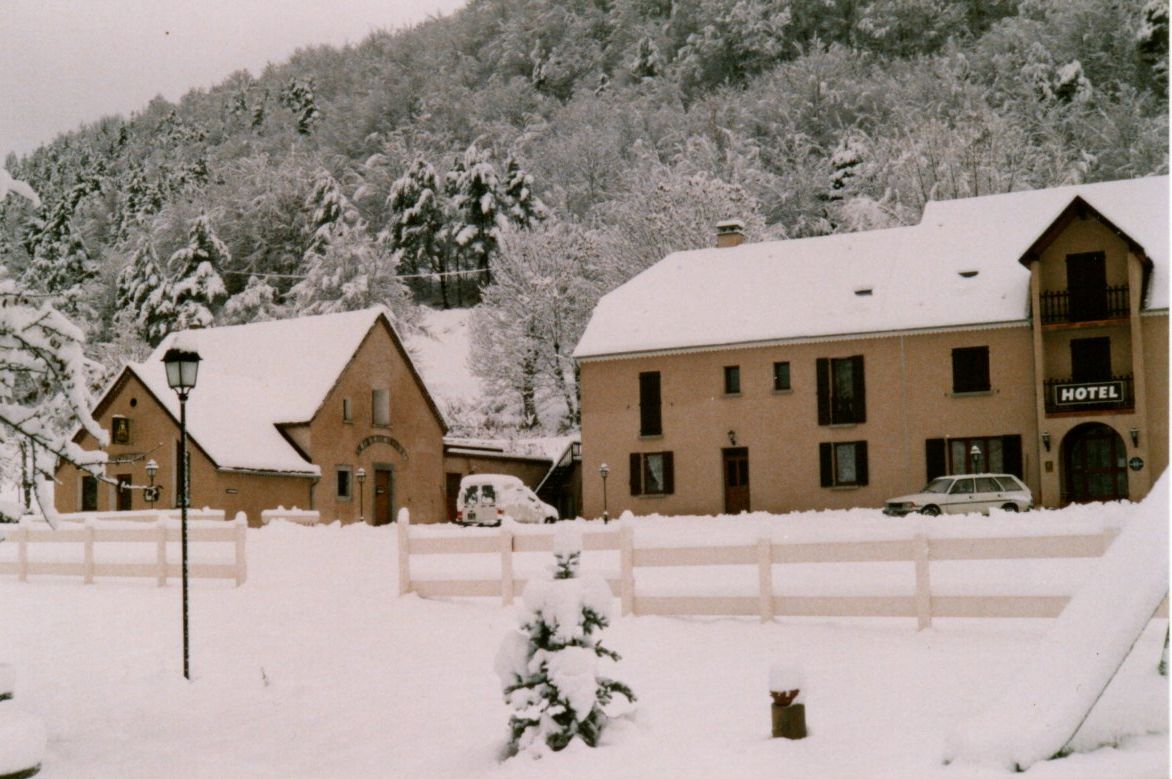 L'hôtel de la Neyrette sous la neige