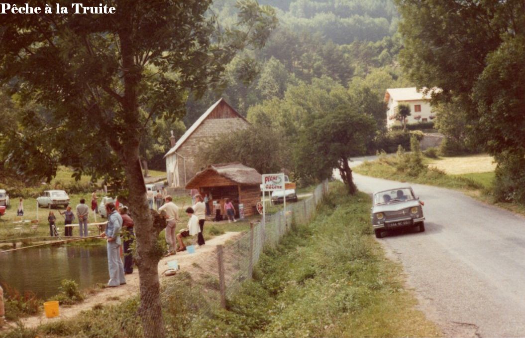 La pêche à la truite au bord du lac creusé par Yvon