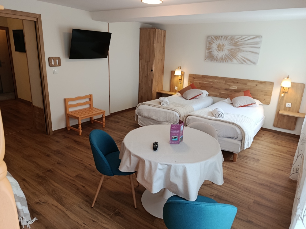 Suite familiale, lits jumeaux et espace repas